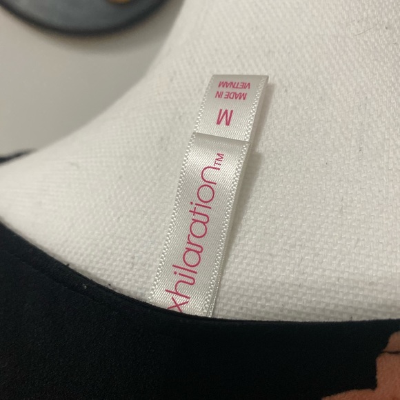 ⏰ Xhilaration Floral Tie Front Romper - M - Picture 5 of 5